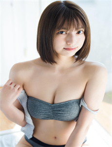 《大伊香蕉-欧美大胆外阴人休艺术》
