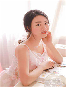 《漂亮的美女没有穿衣-妻女诱惑》